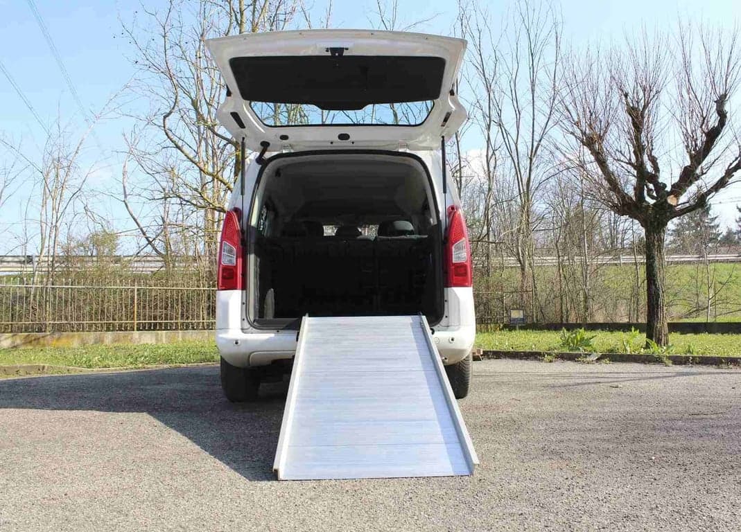 WM System Vehicle Ramps | Aluminium Loading Ramps | Hugh Crane UK ...