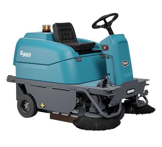 Tennant S960 Ride On Sweeper