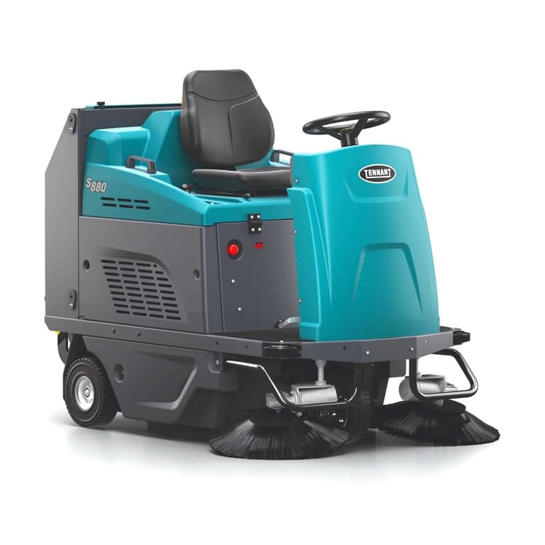 Tennant S880 Ride On Sweeper